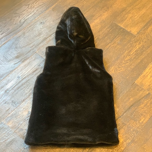 ONLY Faux Fur Hooded Waistcoat - Picture 3 of 10